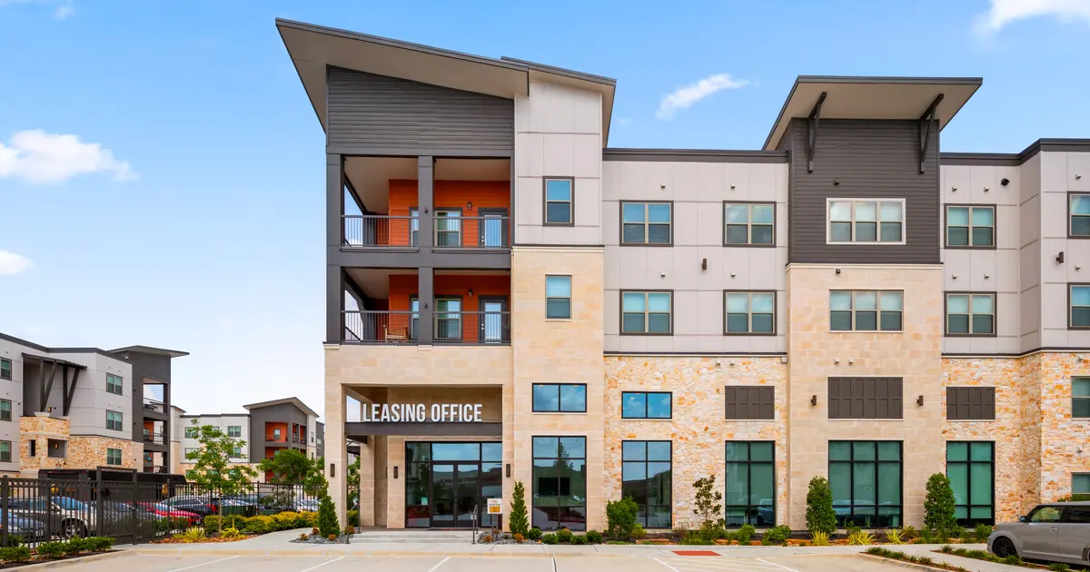 Luxury Apartments in Houston Contact Hue on Greenhouse